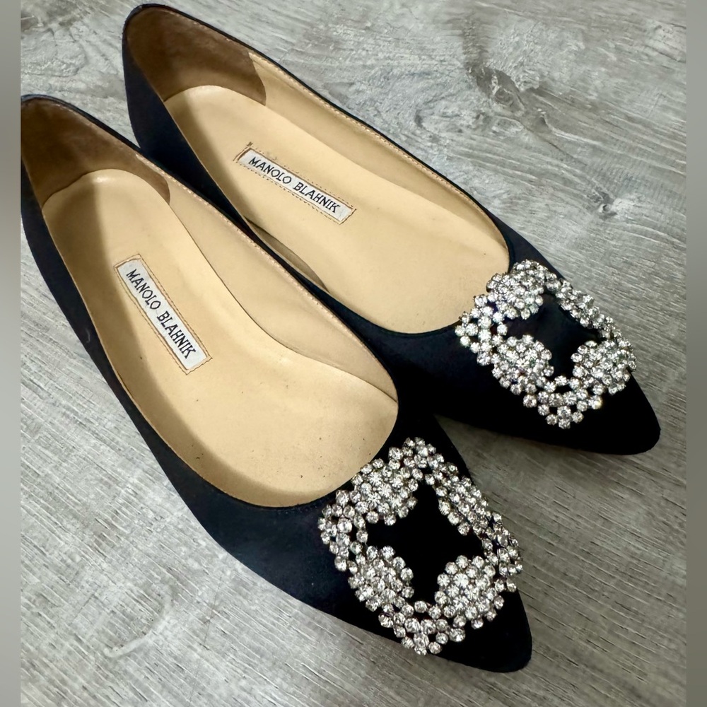 ‼️SALE‼️Manolo Blahnik Hangisi Embellished Satin Flats